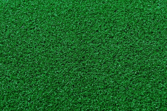 Лужайка травы UV упорного гольфа искусственная, дерновина Eco-содружественного ландшафта 4000Dtex искусственная